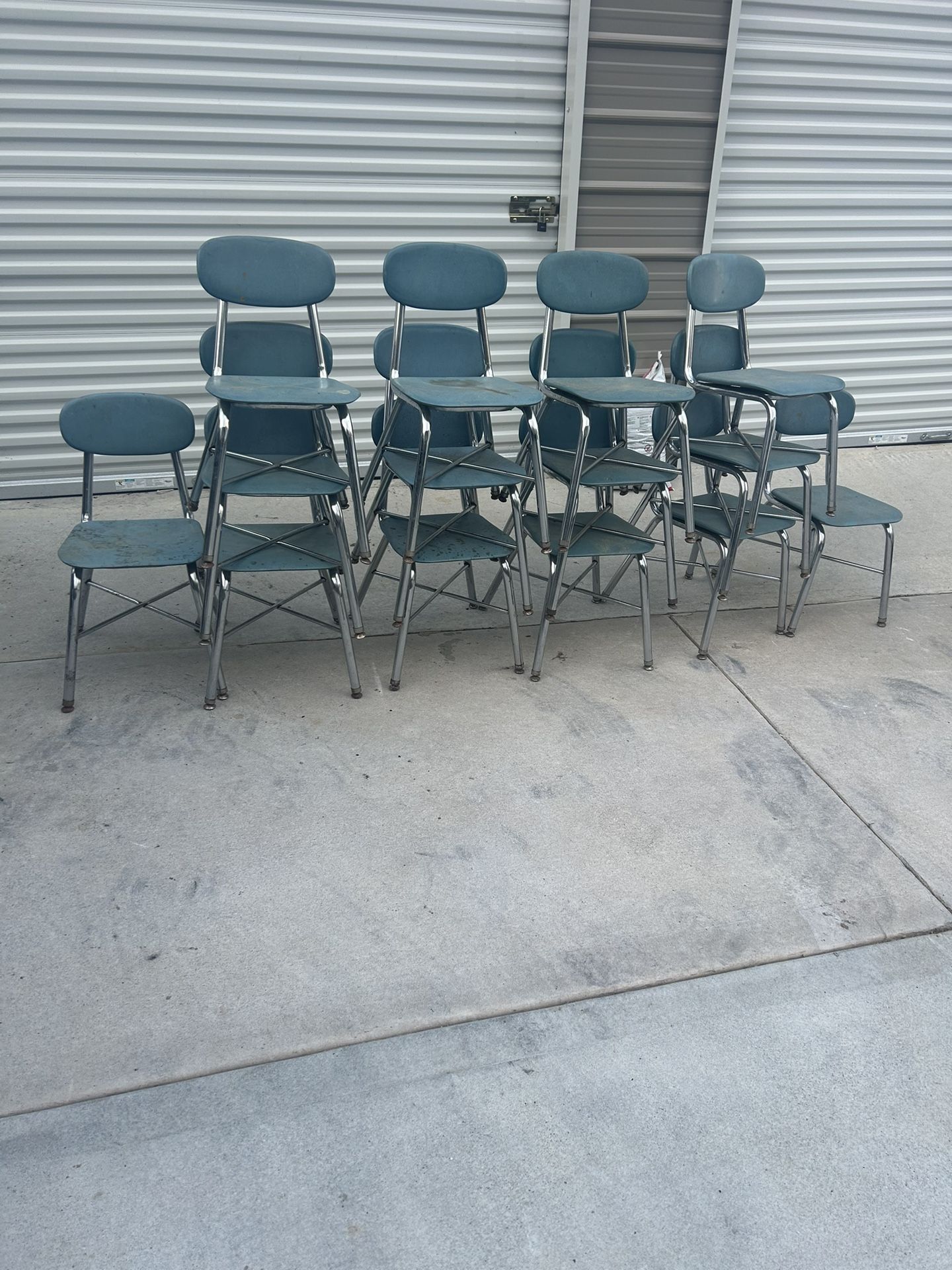 14 Metal Kids Chairs / Read Below ⬇️