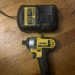 DeWalt Power Drill / Impact Driver With Battery Charger And 1 Battery 