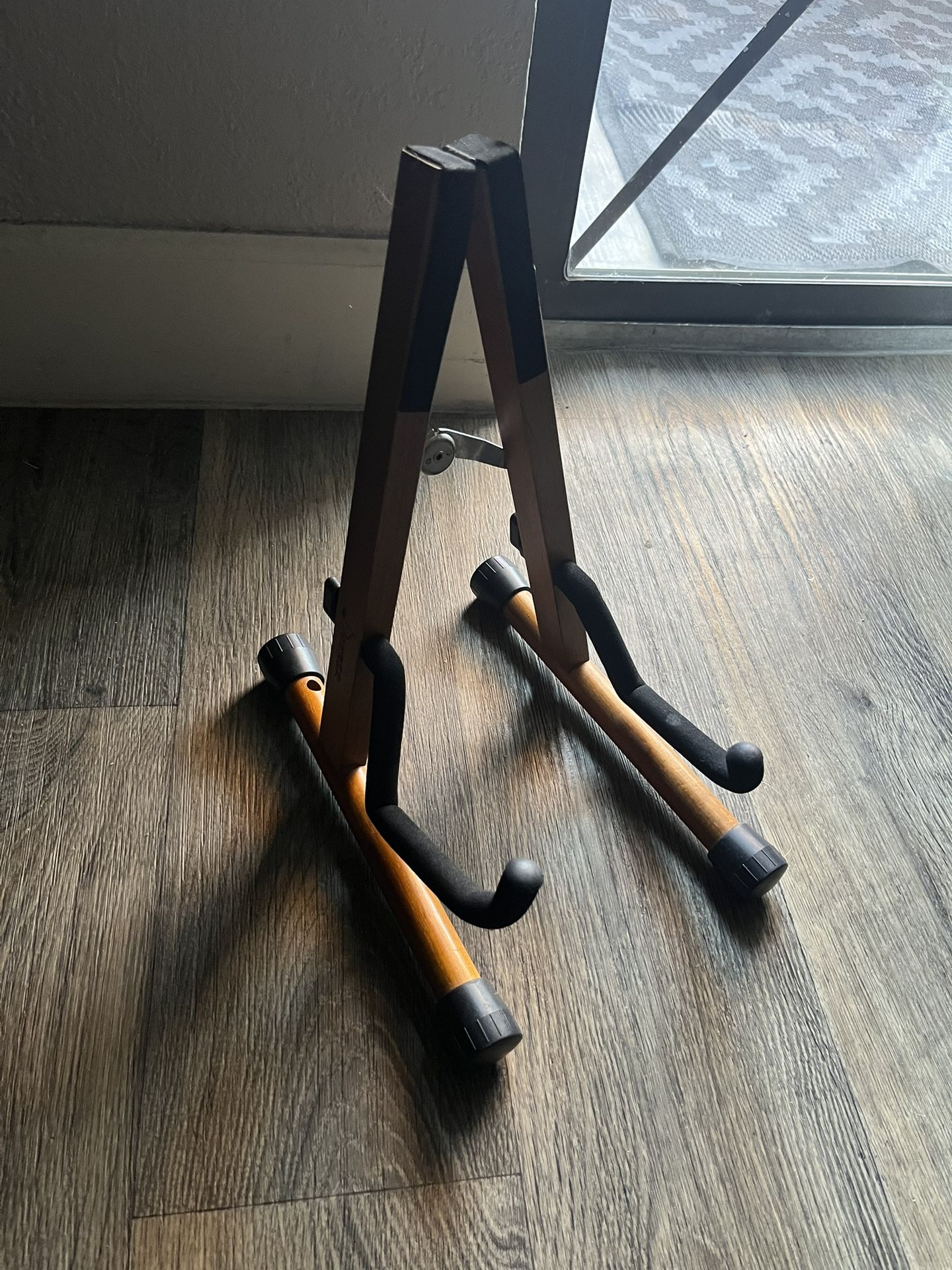 Mandolin/Violin Stand