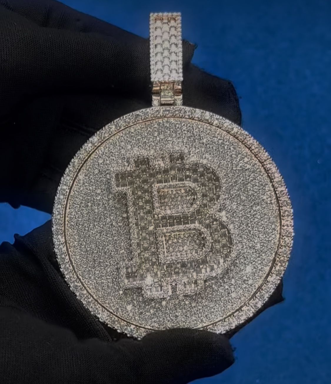 Custom VVS1 Pendants Diamond Or Moissanite