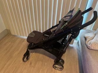 Graco stroller/ carriola graco