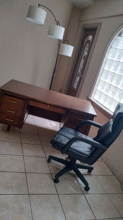 Desk and Executive chair School Home Office
