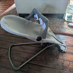Baby Bjorn Bouncer With Toy Bar 