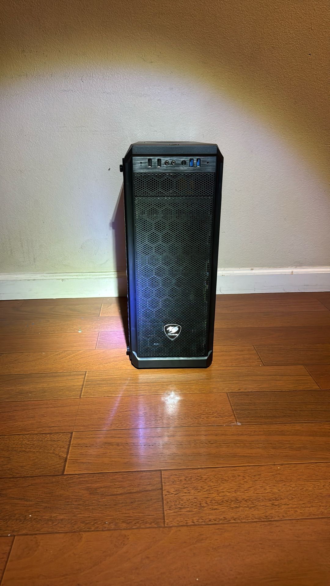 GREAT PRICE!!! Black PC Case Brand:Cougar 5 In Stock