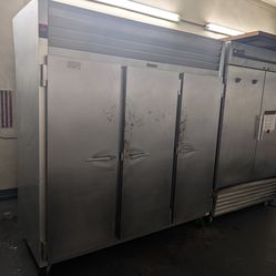 Commercial freezer
