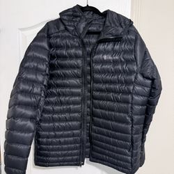 Cotopaxi  Mens Fuego Large Down Jacket $190