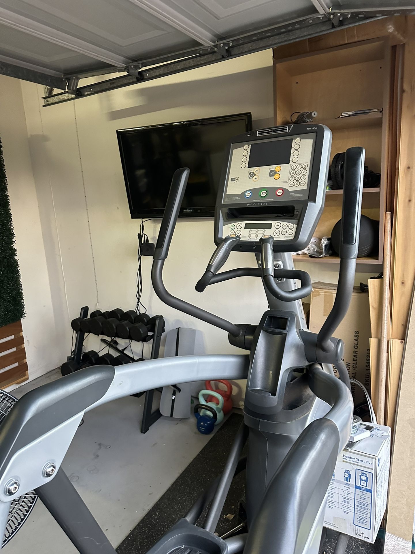 Matrix Commercial grade elliptical Machine