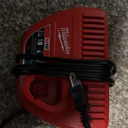 M12 Battery Charger