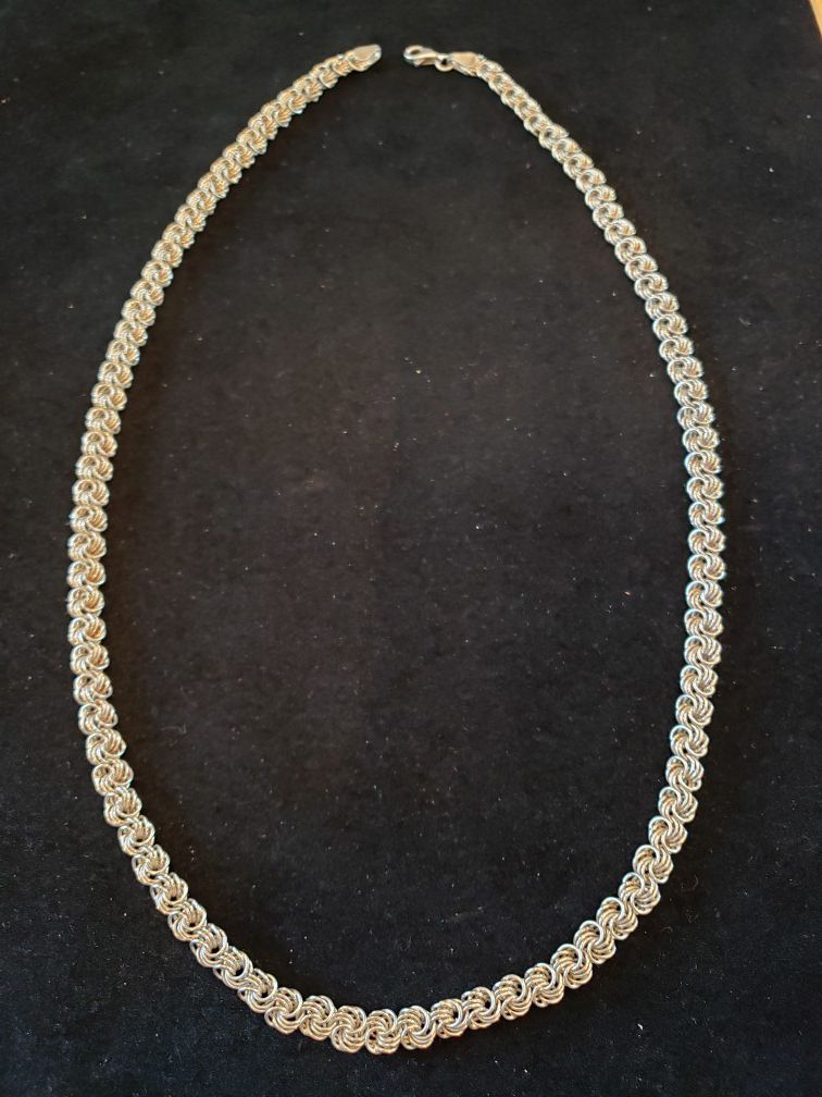 $40! STERLING heavy unique chain necklace. 22 inches. 1/4 inch wide. Marked 925.