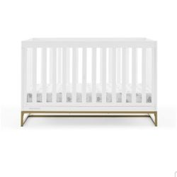 Crib/Toddler Bed + Mattress + Bedding  Ready to Use