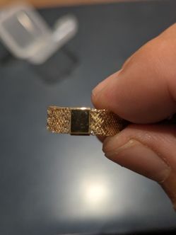Beautiful 14kt Mesh ring , made in Italy