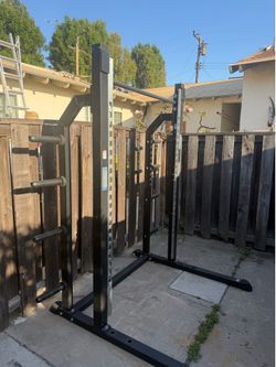 SQUAT RACK HALF CAGE WITH PULL UP BAR read the ad