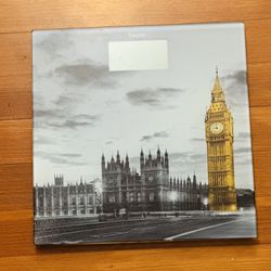 Glass Scale With London Design, Batteries Included. 