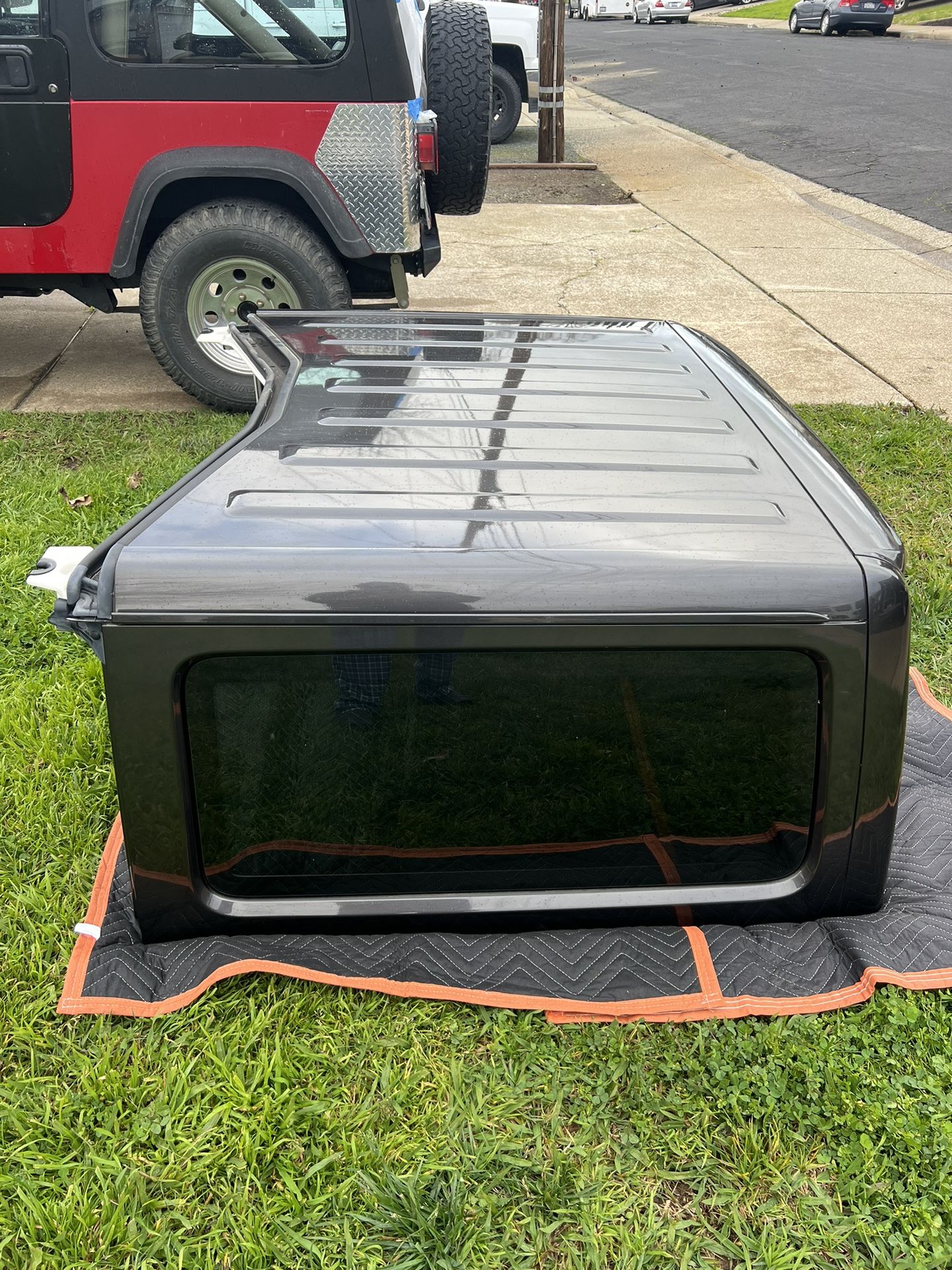 Jeep Hard Top Brand New OEM Never Mounted Factory paint, Fits 2018-2024 (NOTE This Top Is For A 2 DOOR!