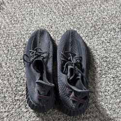 Yeezy’s men’s US size 10-5