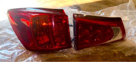 Original OEM Lexus IS250 / IS350 Tail Lights