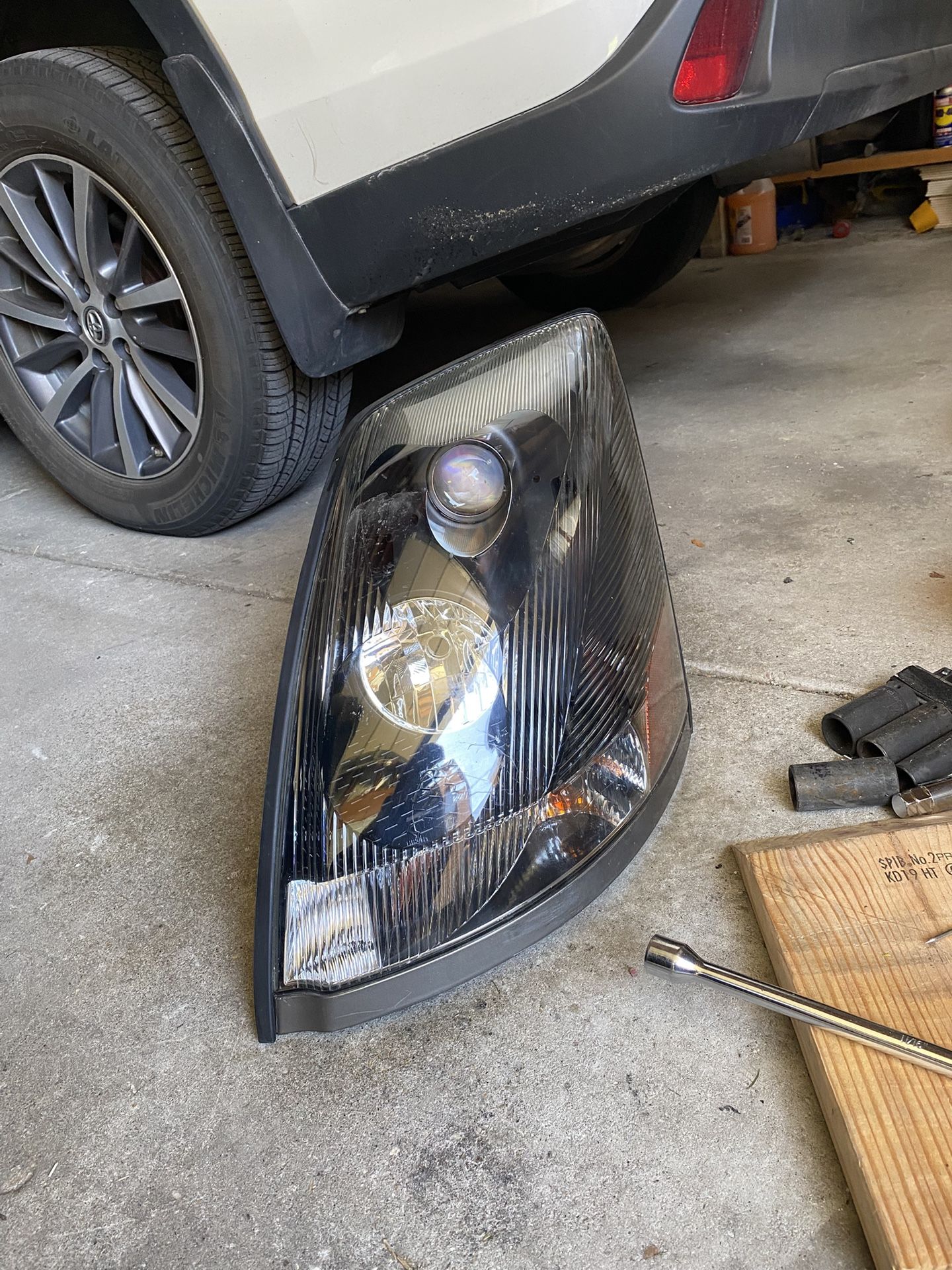 Volvo Vnl Headlight