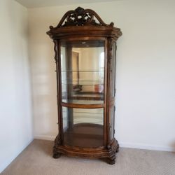 Ornate Dark Wood Curio Cabinet - Like New – Schenectady, NY