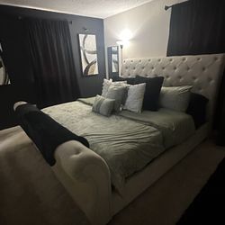  King Upholstered Bed Frame – $300 (Excellent Condition)✨