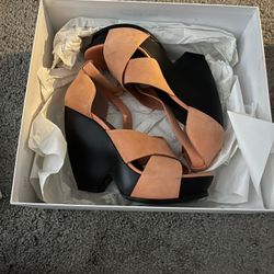 Stunning BALENCIAGA  Sandals! ❤️