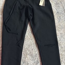 Fear of god essential sweats 