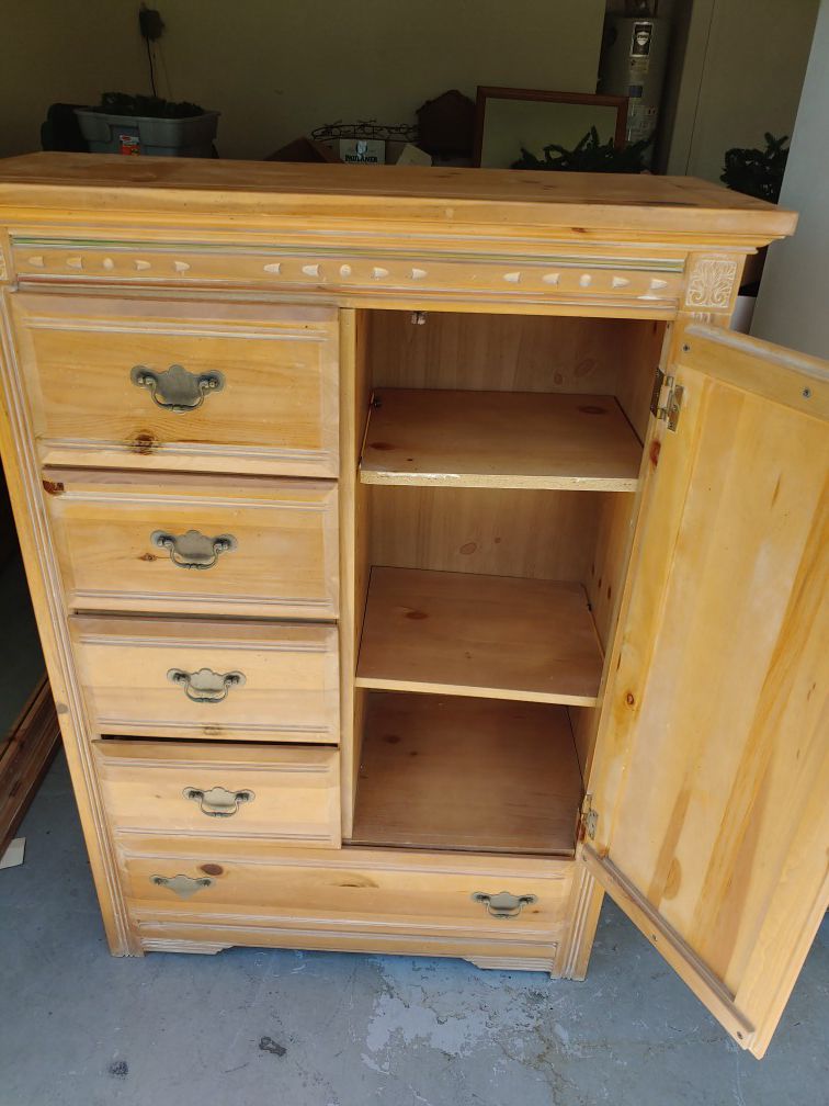 Dresser & Cabinet