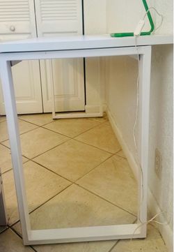 White Ikea desk