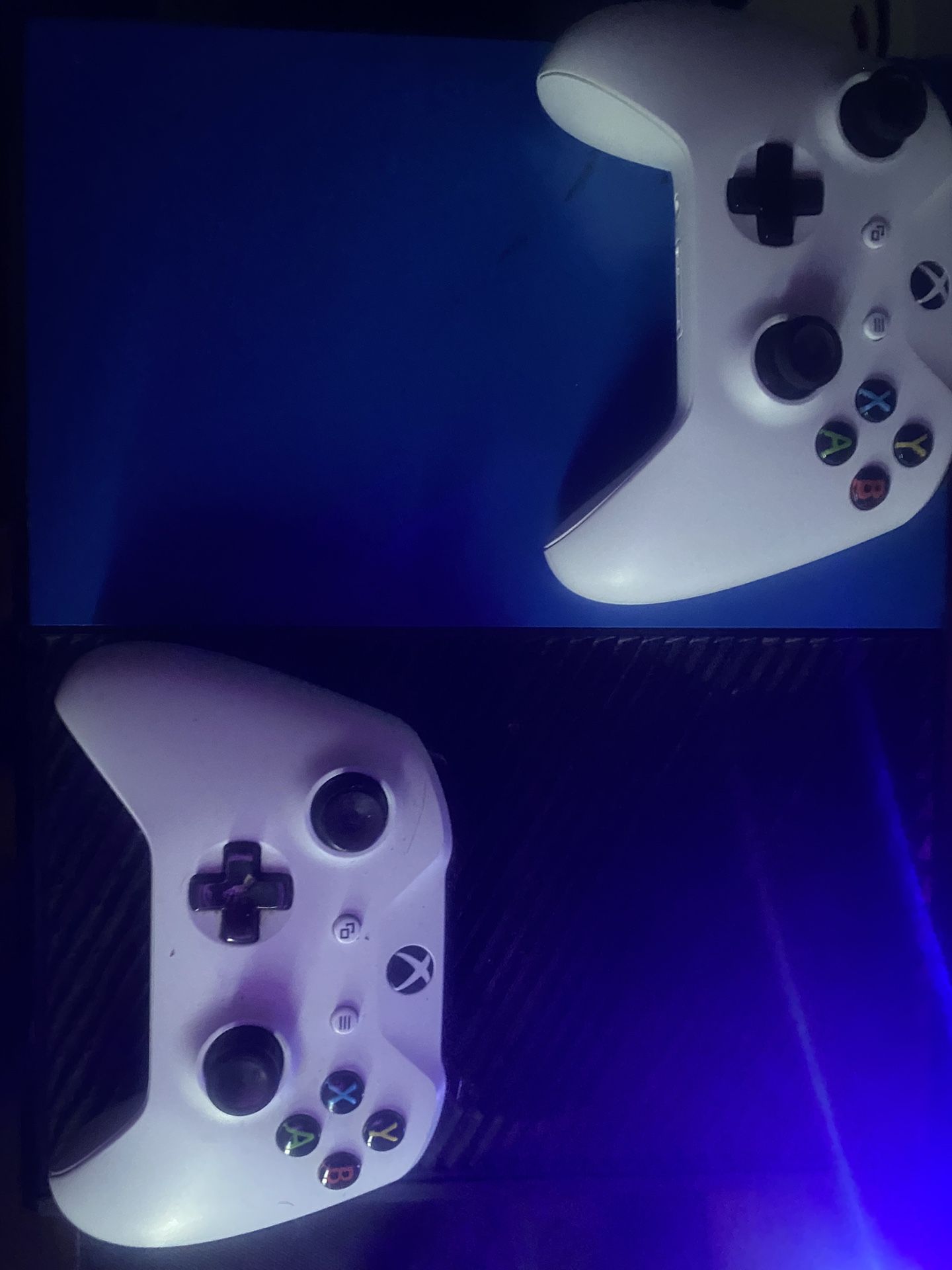 Xbox 1 With 2 controllers and 70+ games on the system (can add 13 xbox cds just ask)