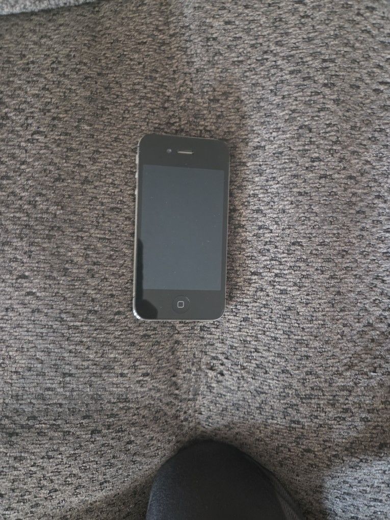 IPhone. I pod.