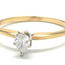 Ladies Pear Diamond/14K Gold Engagement Ring