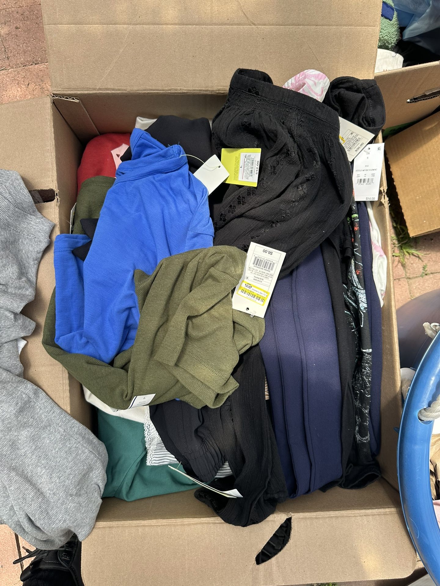 ROPA NUEVA / NEW CLOTHING IN BULK ONLY