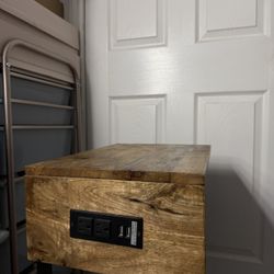 Little Table With Outlet