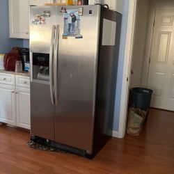 Good Condition Refrigerator 