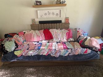 HUGE Lot of Girls 4/5t clothes and 12t shoes