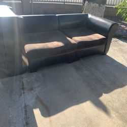 Free Sofa Set