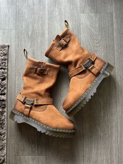 Dr. Martens Anistone Boots
