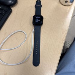 44mm Apple Watch SE 