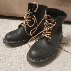 Doc Martins Size 11 Men's Boots