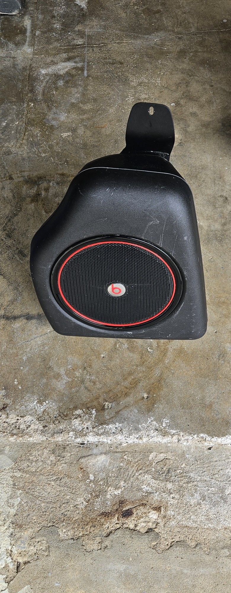 Chrysler 300 Beats Audio Subwoofer