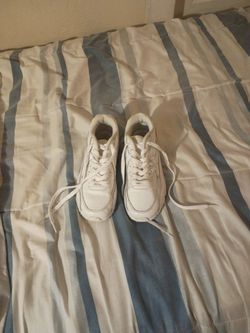 Size 4 white air max 90