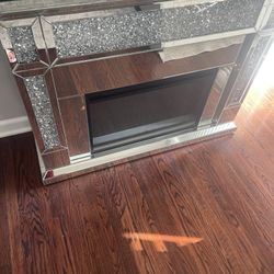 Gorgeous Glass Coffee Table+ Fireplace 