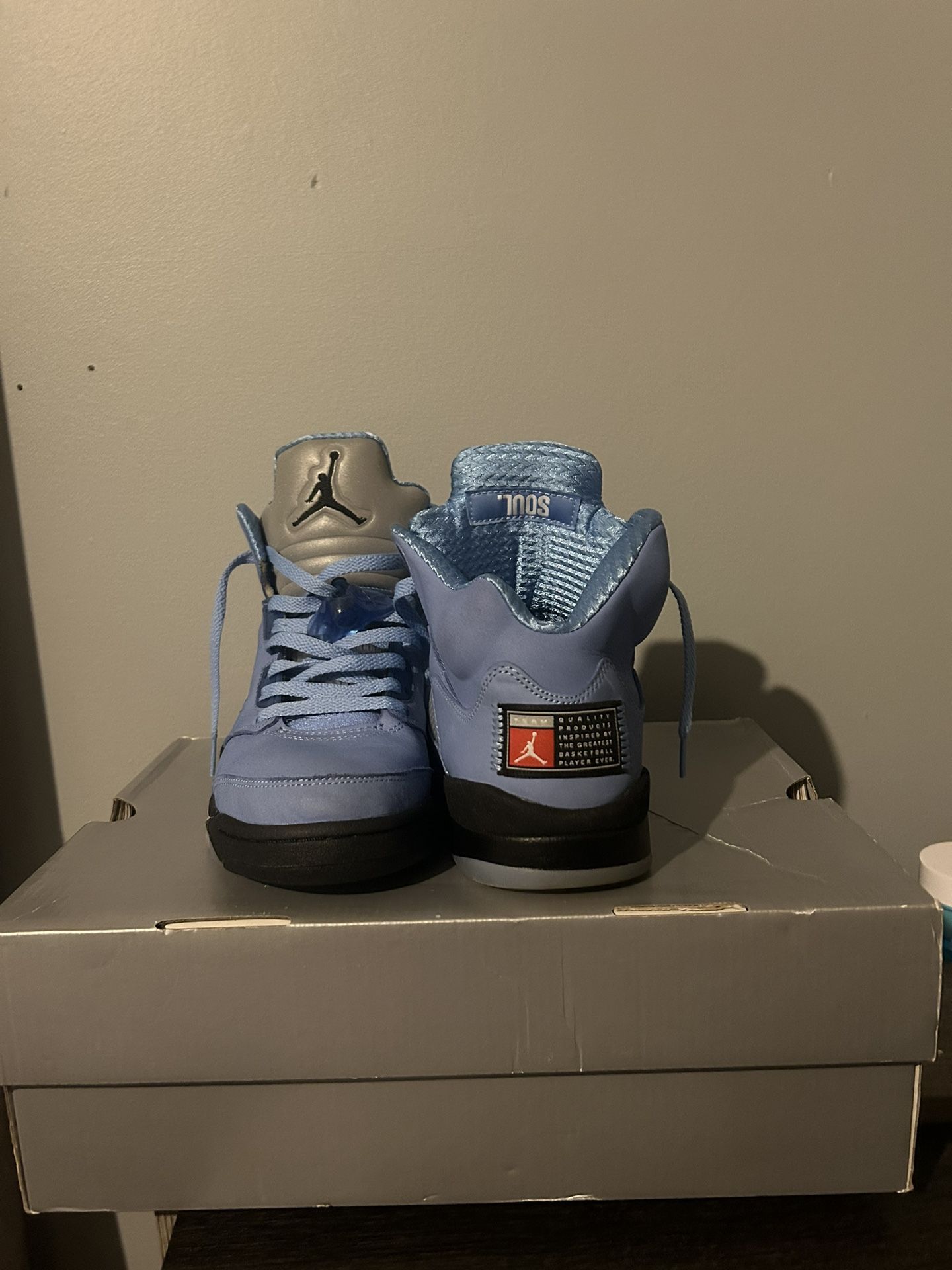 Jordan 5 Retro (UNC University Blue