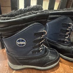 Totes Snow Boots  Size 9m 