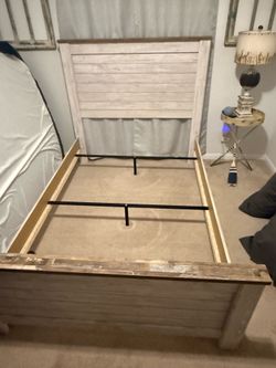 Full size bed frame & box spring