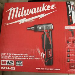 Milwaukee M12 12-Volt Lithium-Ion Cordless ProPEX Expansion Tool Kit with (2) 1.5Ah Batteries, (3) Expansion Heads and Hard Case