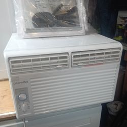 Brand New 5000 BTU 120 Volt Air Conditioner