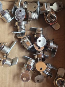 15 Small Toolbox Locks  With  Keys