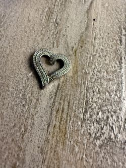 Kay Jewelers Heart Pendant Must go moving soon