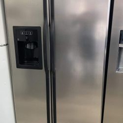 GE Stainless Steel Refrigerator For $650