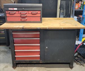 Craftsman work bench and 5 drawers toolbox